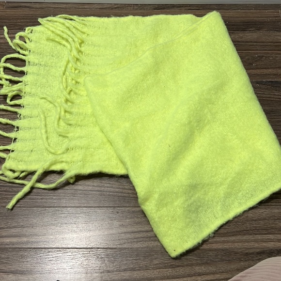 Blanket Scarf - Neon - Picture 2 of 2